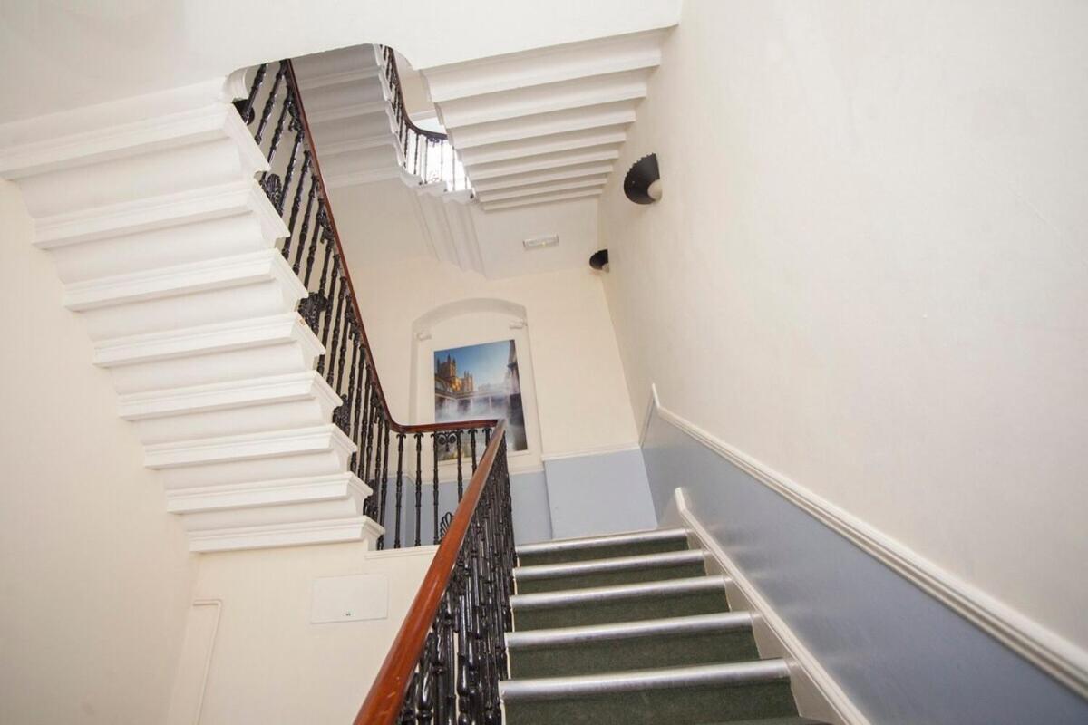 Stylish City Centre Apartment - บาธ ภายนอก รูปภาพ
