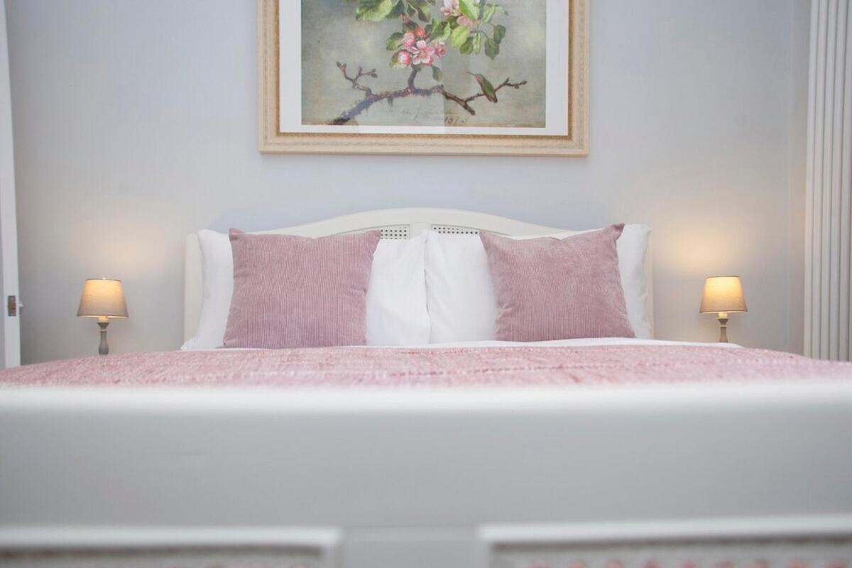 Stylish City Centre Apartment - บาธ ภายนอก รูปภาพ