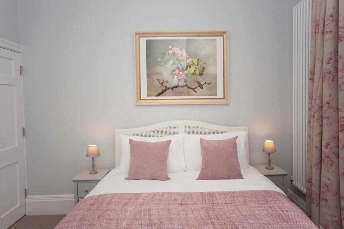 Stylish City Centre Apartment - บาธ ภายนอก รูปภาพ